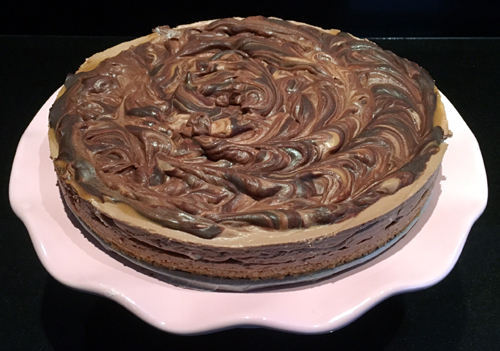 chocolade-karamel cheesecake bovenzijde.jpg